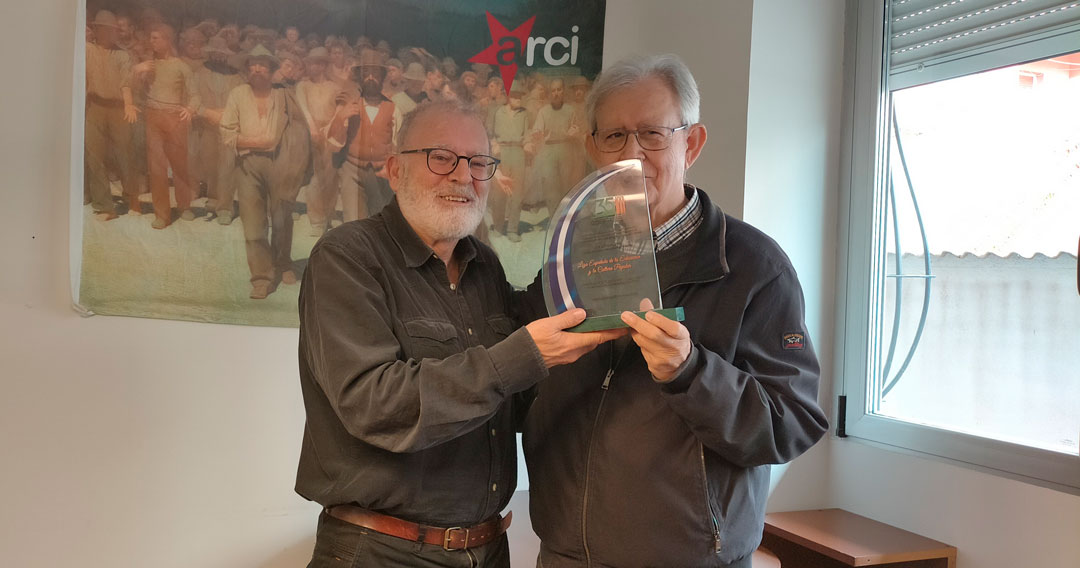 CIDEP, en el marco de su 35 aniversario, reconoce el trabajo de la Liga de la Educación con una placa conmemorativa